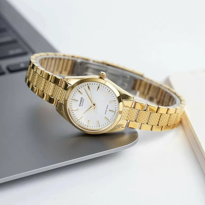 CASIO Women's Analog White Dial Watch - LTP-1274G-7A