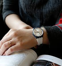 SWATCH GN720 WHITE RUBBER BAND SILVER DIAL FOR WOMEN